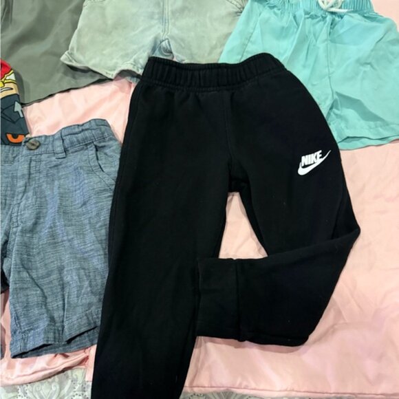 Boys shorts / nike pants - Picture 2 of 4